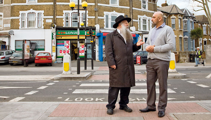 Straßen der Welt: London, Fountayne Road - Lange lebten konservative Muslime und orthodoxe Juden im Nordwesten Londons ohne Kontakt nebeneinander her – bis die religiösen Führungspersönlichkeiten das Gespräch miteinander suchten.